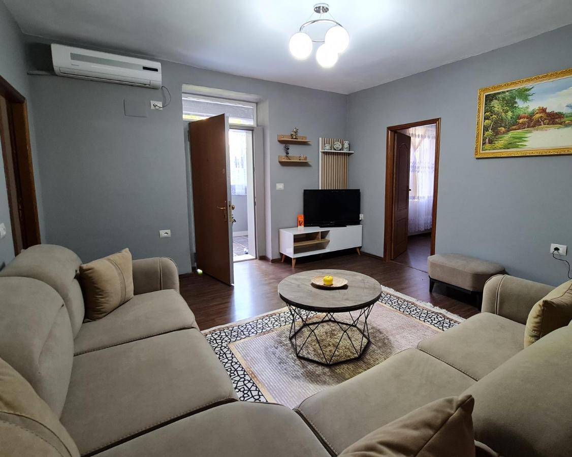 Jon'S Apartment Тирана Экстерьер фото