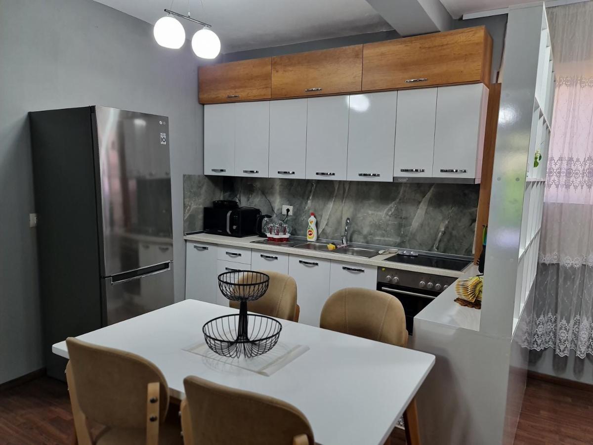 Jon'S Apartment Тирана Экстерьер фото