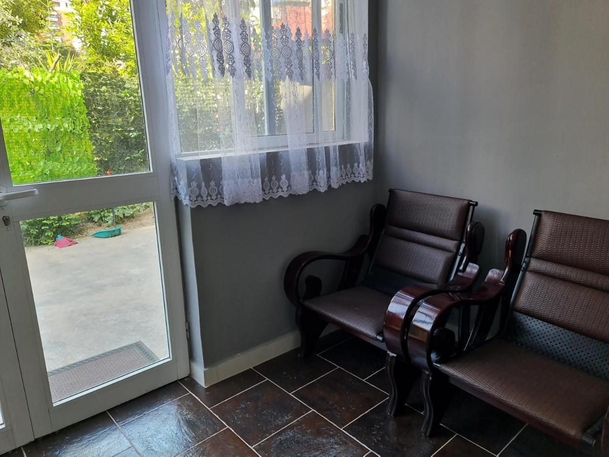 Jon'S Apartment Тирана Экстерьер фото
