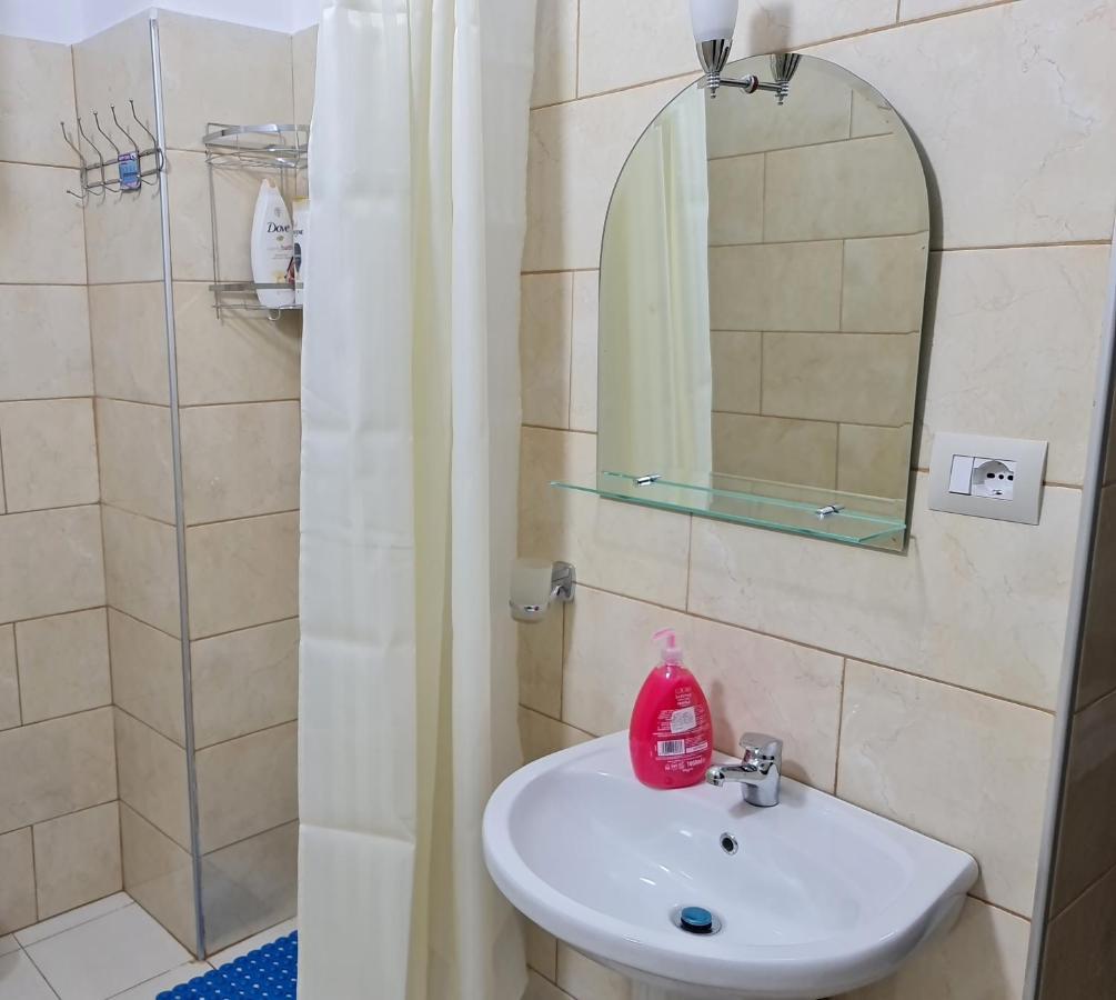Jon'S Apartment Тирана Экстерьер фото