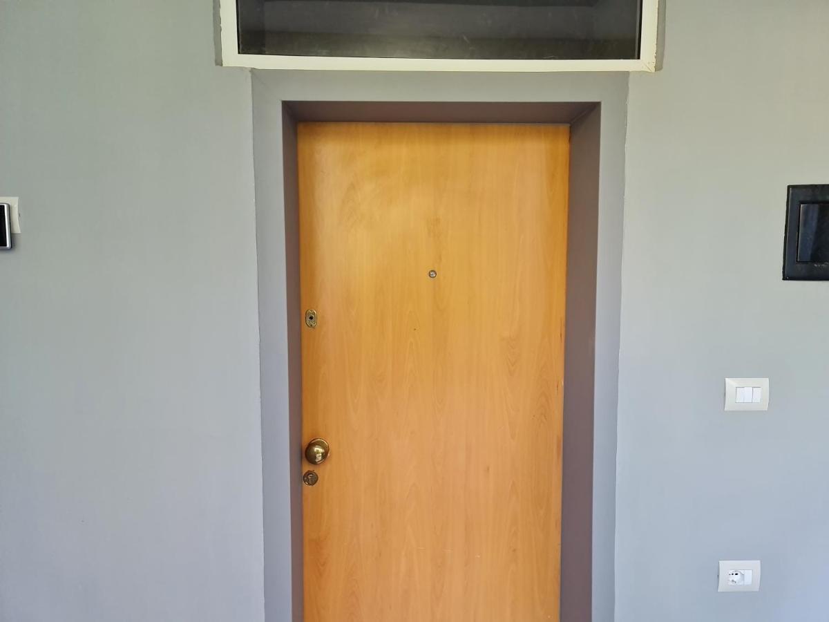 Jon'S Apartment Тирана Экстерьер фото