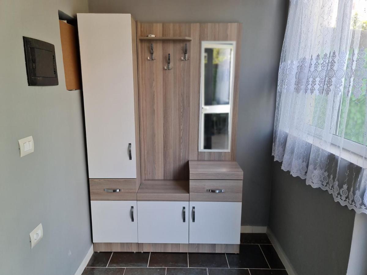 Jon'S Apartment Тирана Экстерьер фото