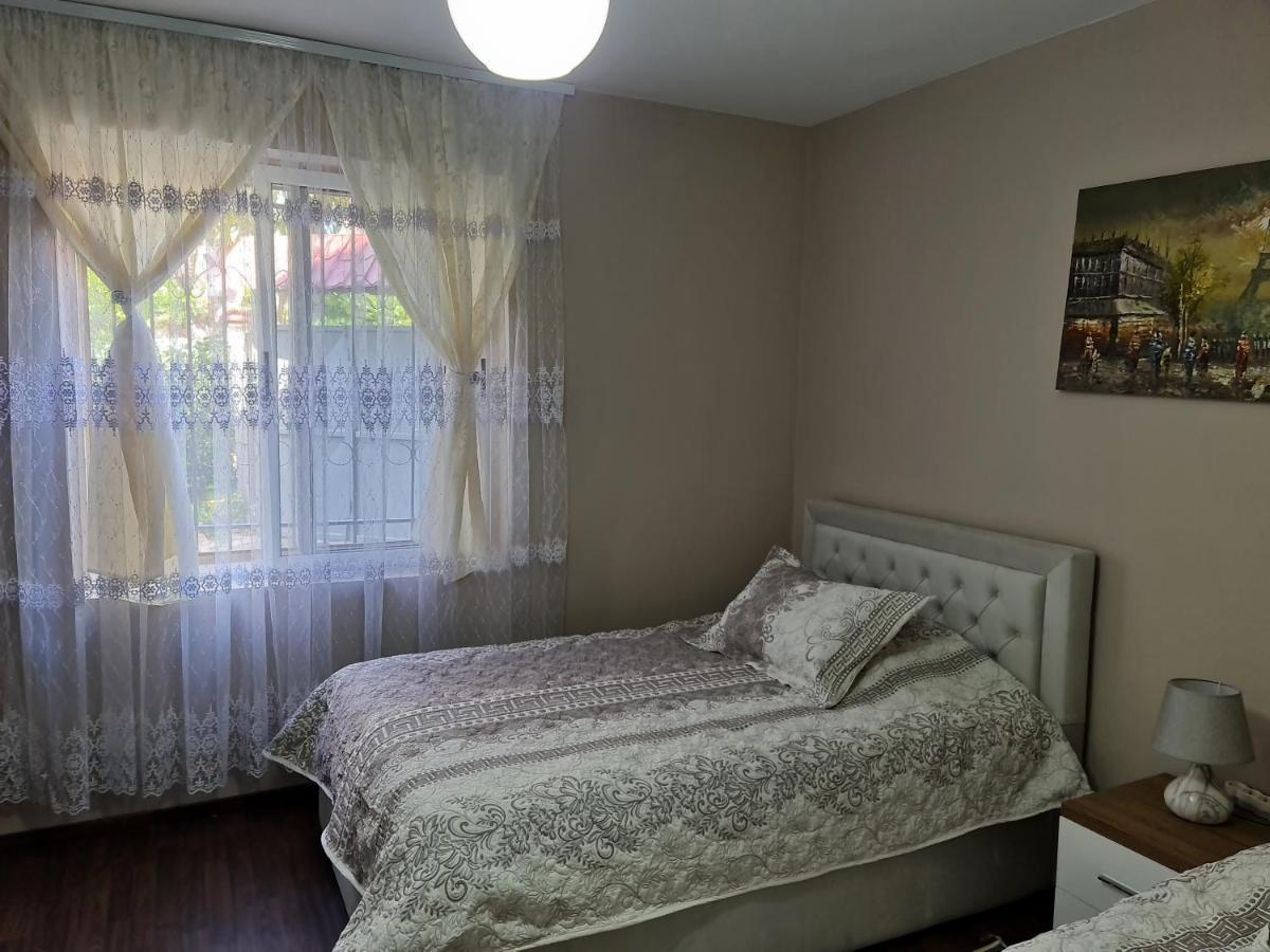 Jon'S Apartment Тирана Экстерьер фото
