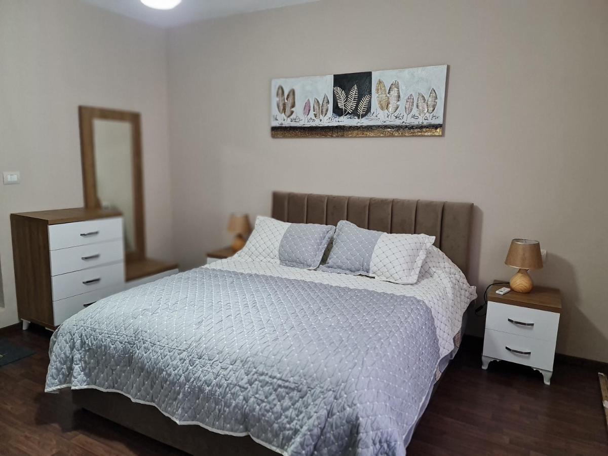 Jon'S Apartment Тирана Экстерьер фото